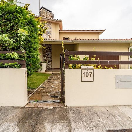 Amorosa Villa, 500M From The Beach By House And People Екстериор снимка
