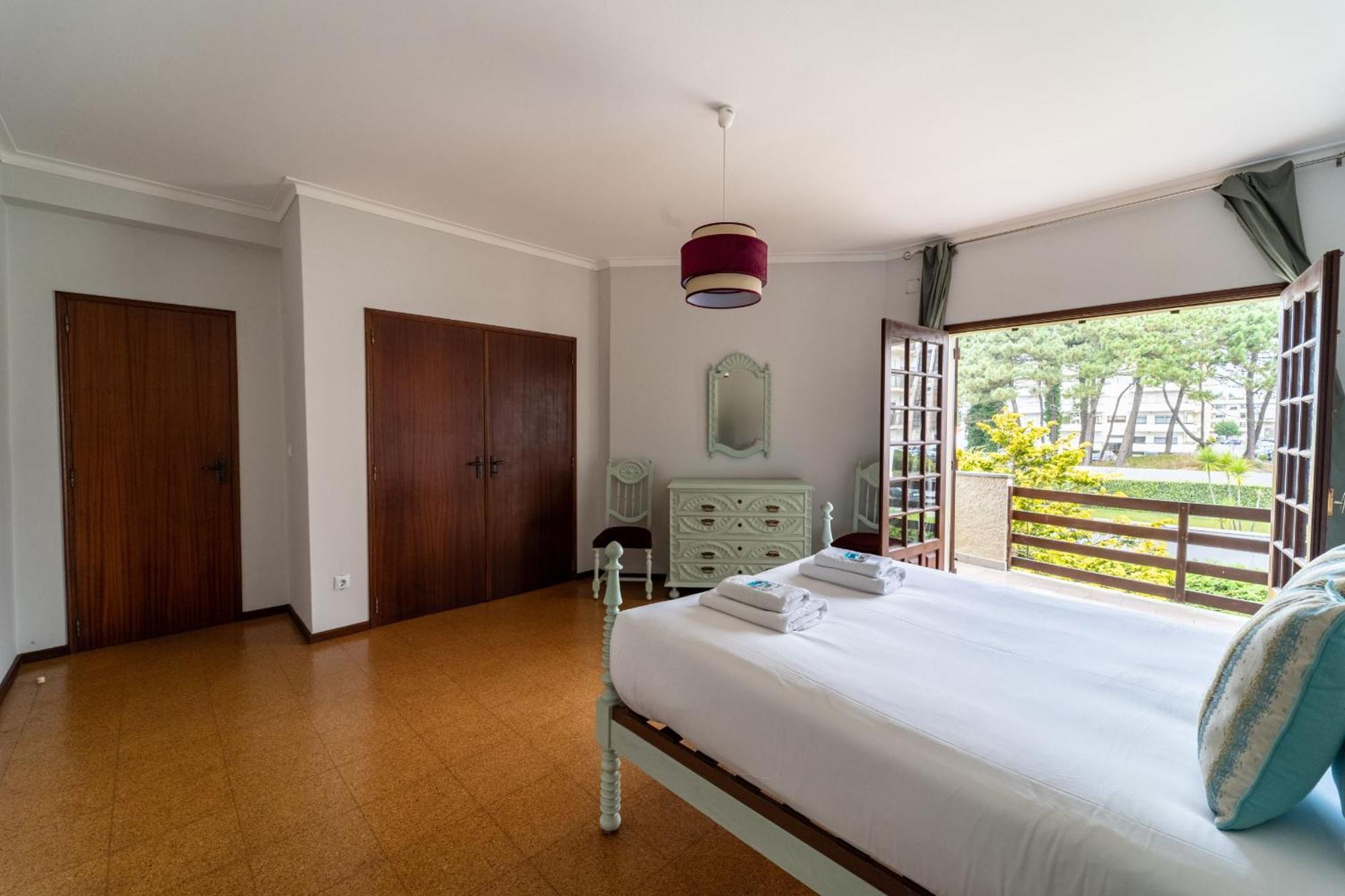 Amorosa Villa, 500M From The Beach By House And People Екстериор снимка