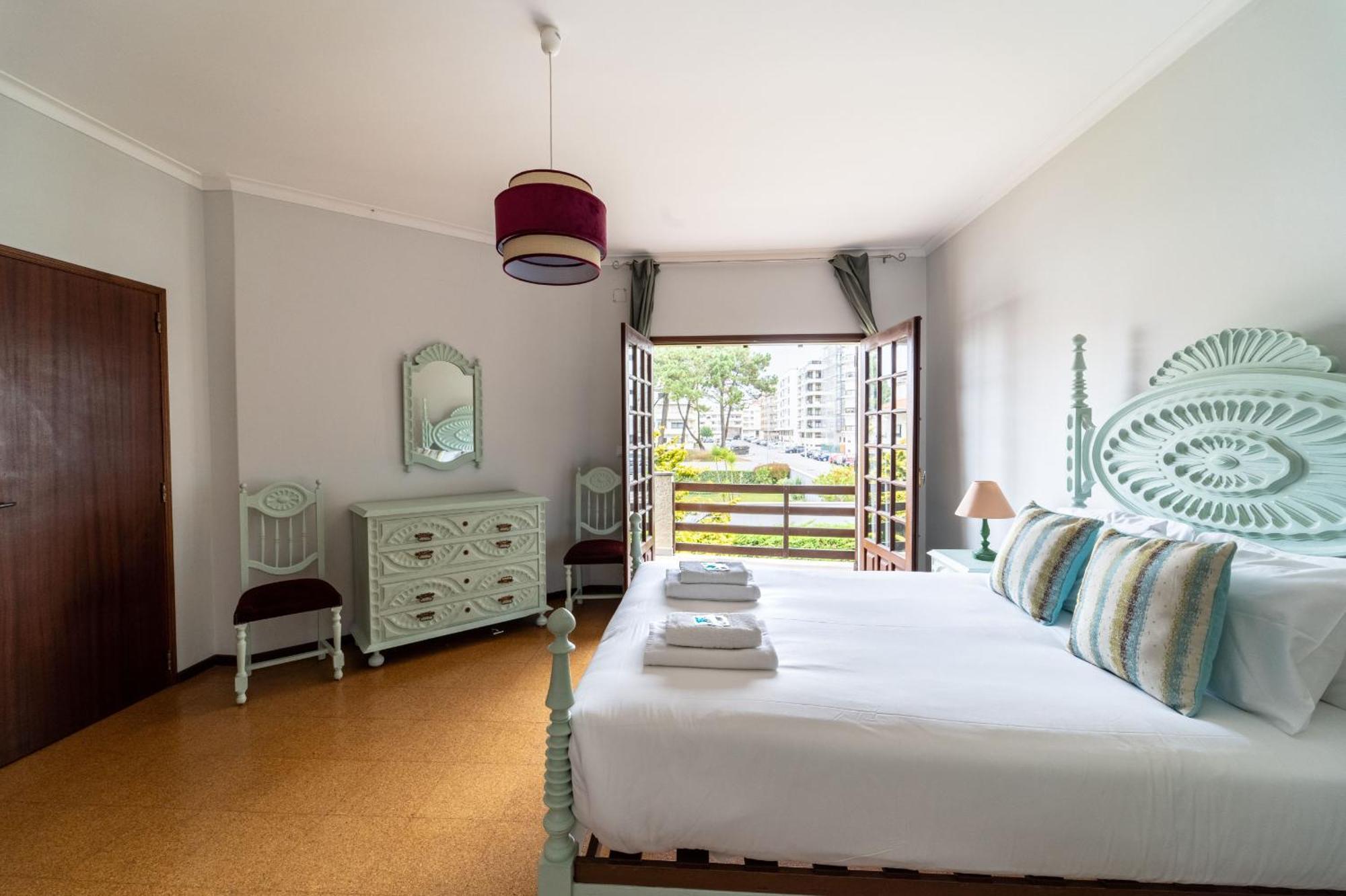 Amorosa Villa, 500M From The Beach By House And People Екстериор снимка