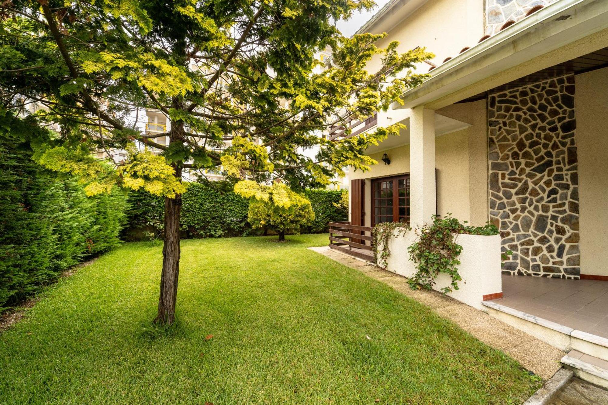 Amorosa Villa, 500M From The Beach By House And People Екстериор снимка