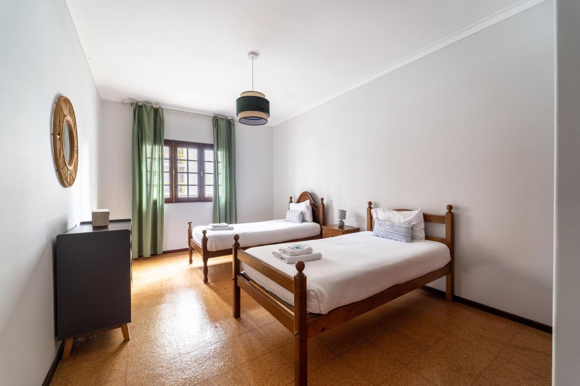 Amorosa Villa, 500M From The Beach By House And People Екстериор снимка