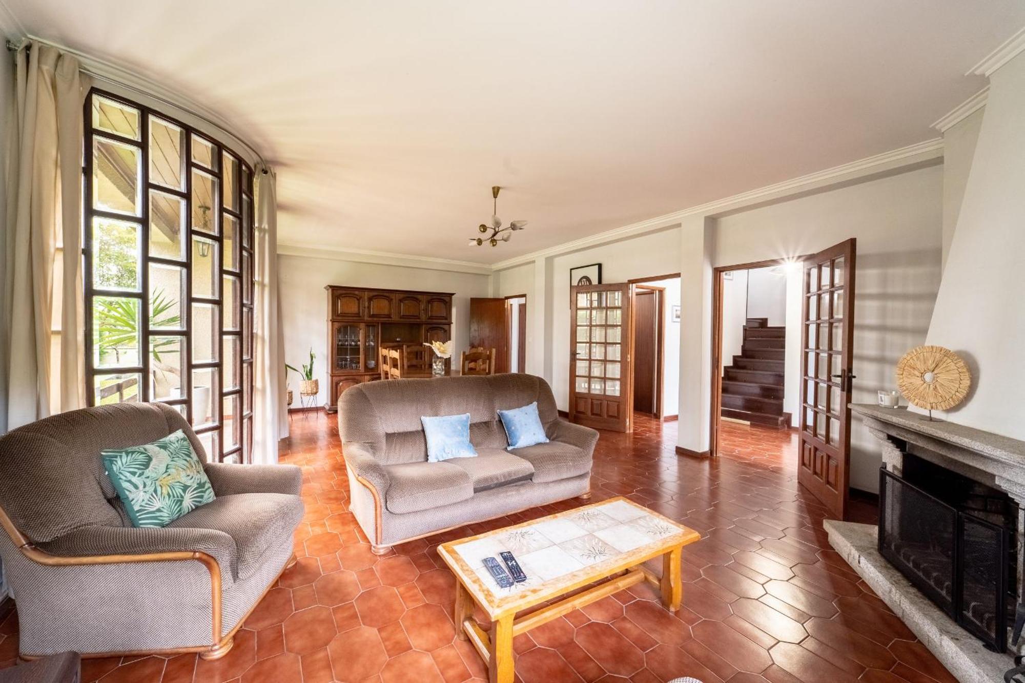 Amorosa Villa, 500M From The Beach By House And People Екстериор снимка