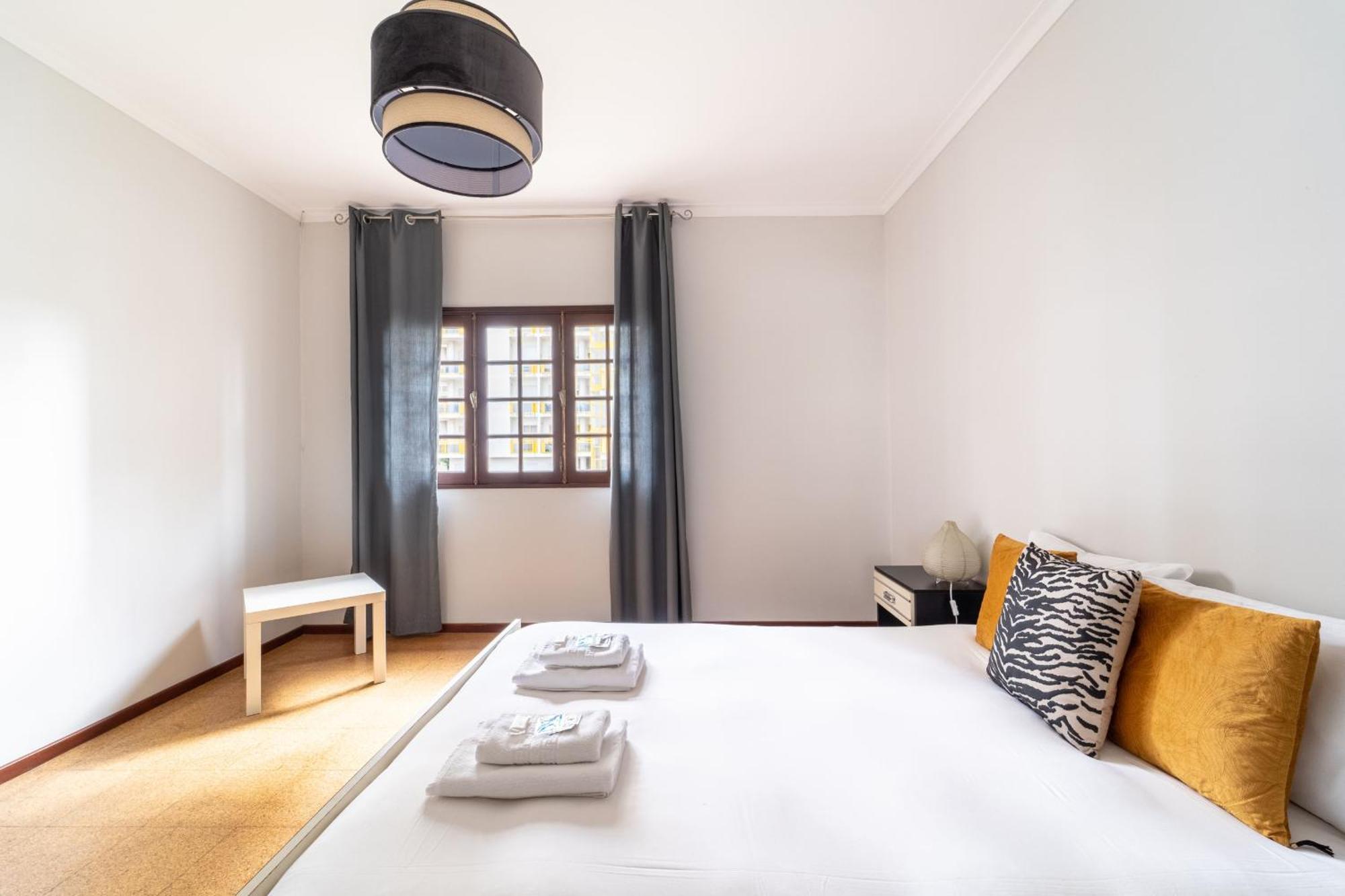 Amorosa Villa, 500M From The Beach By House And People Екстериор снимка