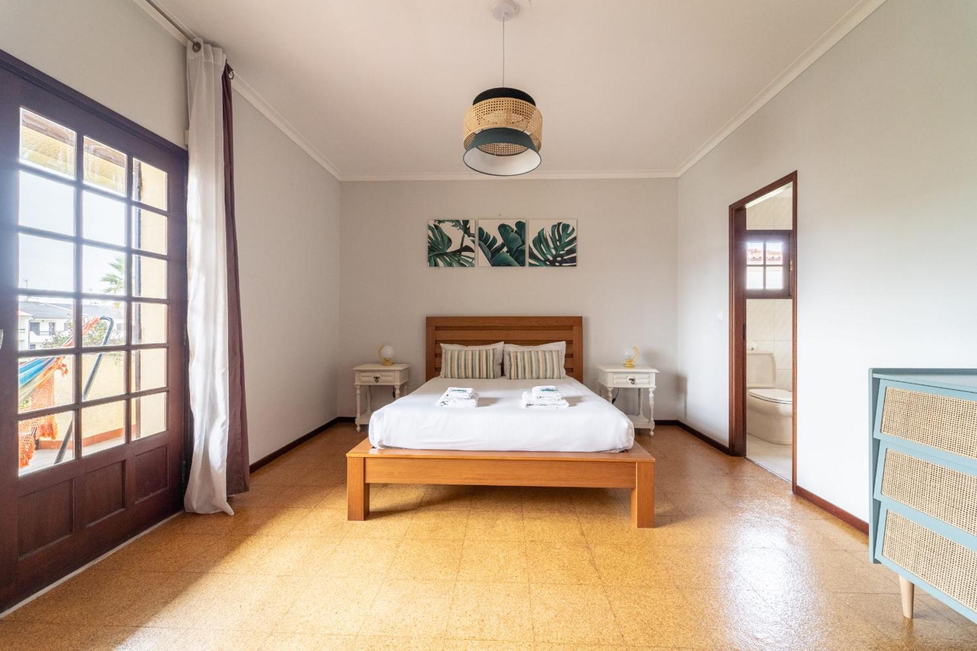 Amorosa Villa, 500M From The Beach By House And People Екстериор снимка
