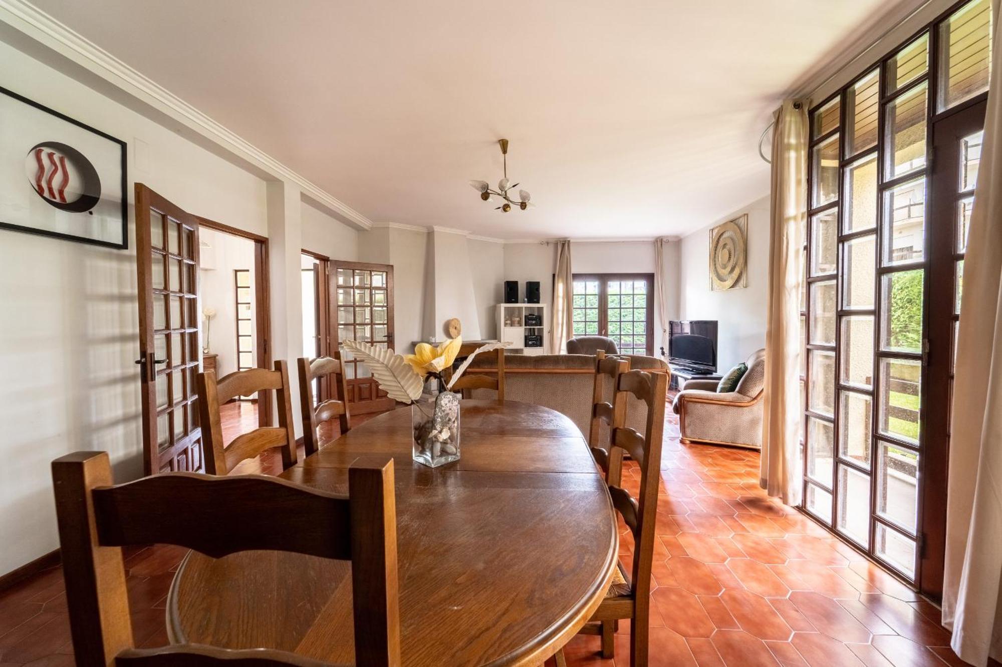 Amorosa Villa, 500M From The Beach By House And People Екстериор снимка